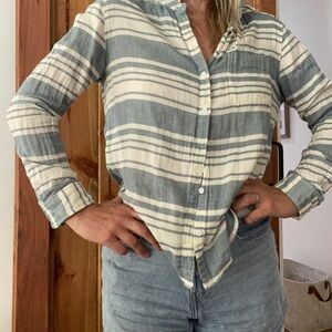 Outwrknown button up